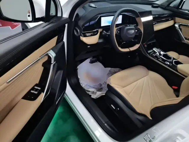 Geely Boyue L — Фото автомобиля 15