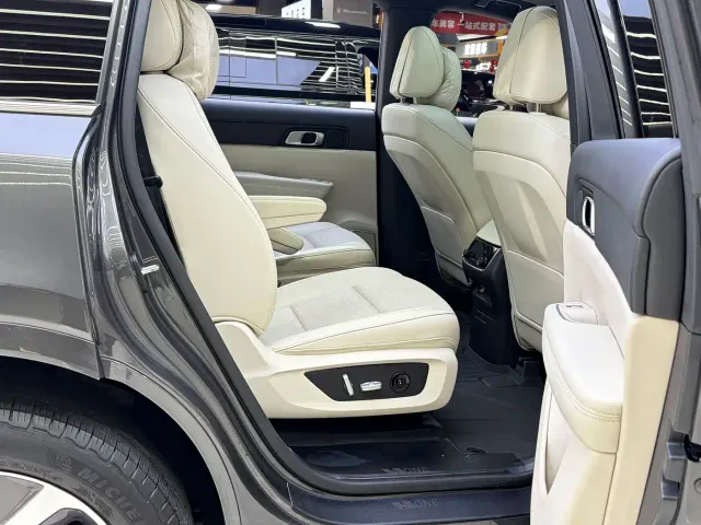 Li Auto ONE — Фото автомобиля 7