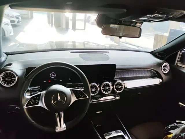 Mercedes-Benz EQB — Фото автомобиля 8