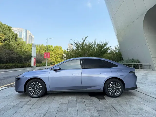 Nissan N6 — Фото автомобиля 5