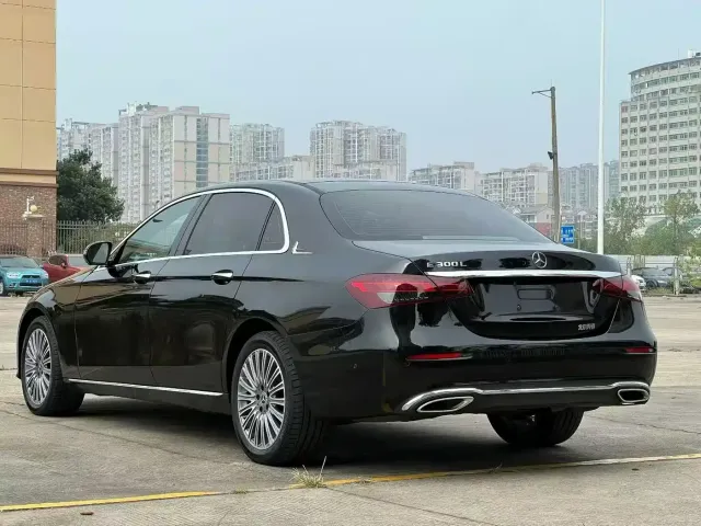 Mercedes-Benz E-Class — Фото автомобиля 7