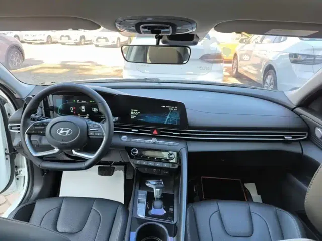 Hyundai Elantra — Фото автомобиля 9