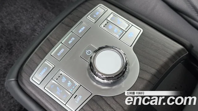 Genesis G80 Бензин 3.5 турбо AWD — Фото автомобиля 8