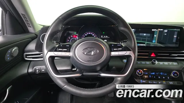 Hyundai AVANTE Avante (CN7) — Фото автомобиля 13