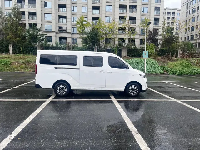 Wuling Yangguang — Фото автомобиля 4
