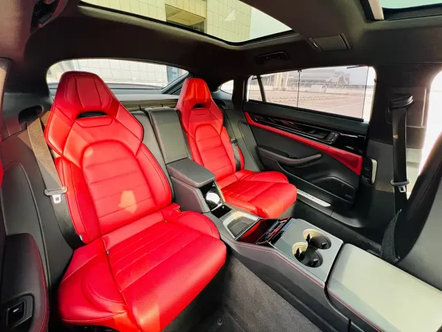 Porsche Panamera — Фото автомобиля 10