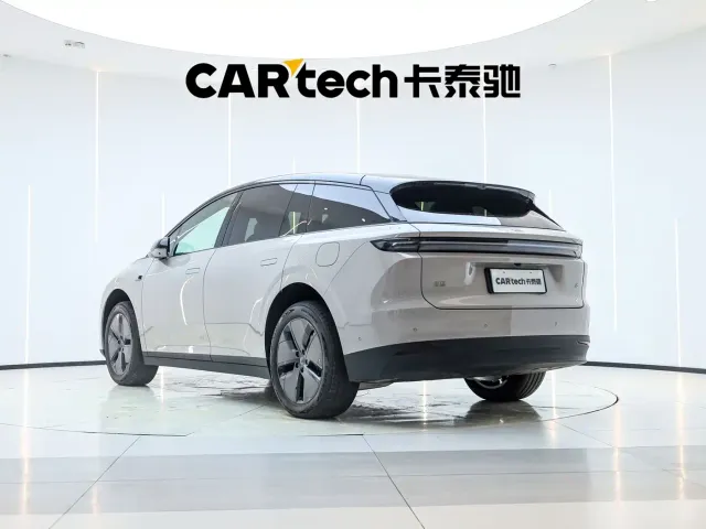 Li Auto i6 — Фото автомобиля 10
