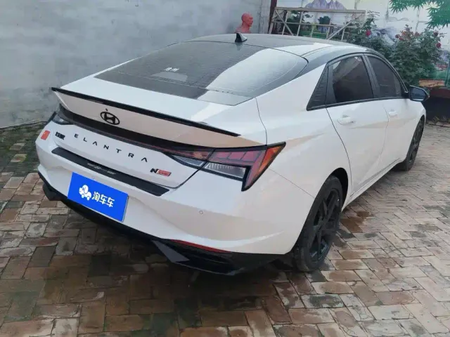 Hyundai Elantra — Фото автомобиля 3