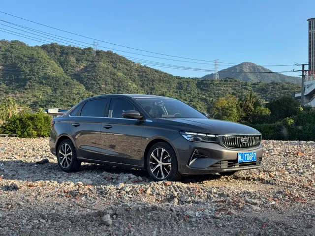 Geely Emgrand — Фото автомобиля 9