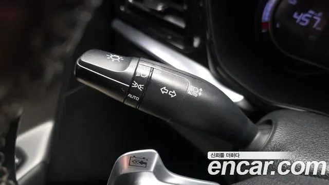 Kia Niro — Фото автомобиля 28
