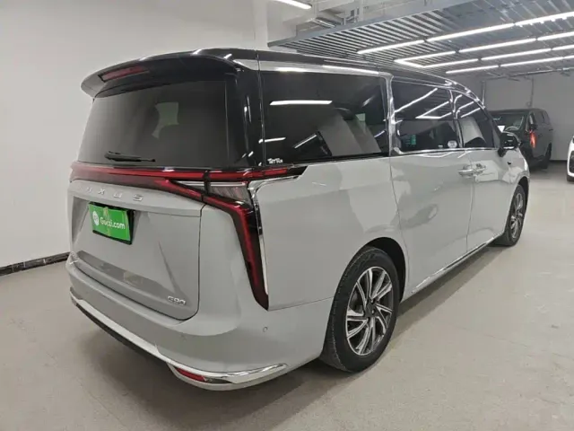 Maxus G90 — Фото автомобиля 6