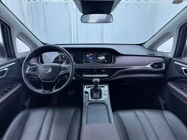 GAC Trumpchi M6 — Фото автомобиля 15