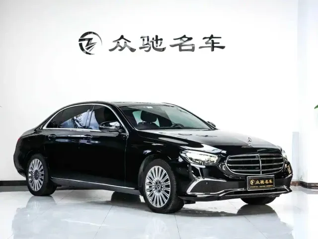 Mercedes-Benz E-Class — Фото автомобиля 3