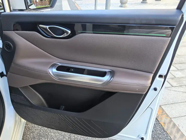 GAC Trumpchi E8 — Фото автомобиля 9