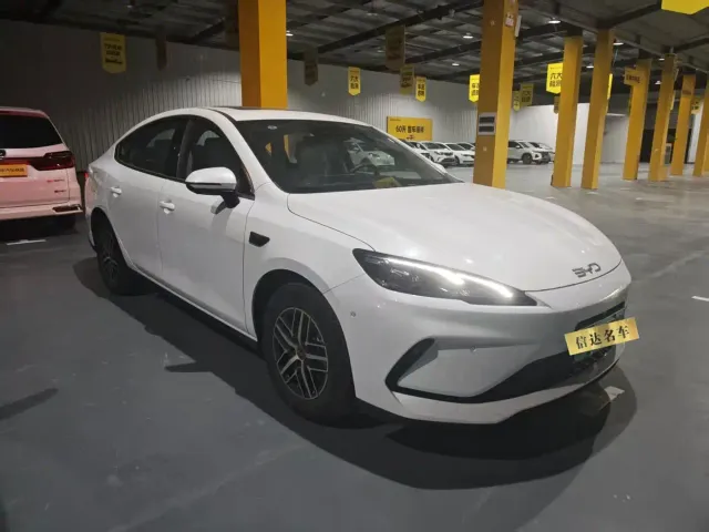 BYD Seal 05 DM-i — Фото автомобиля 3