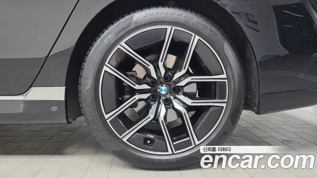 BMW 7 Series G70 — Фото автомобиля 6