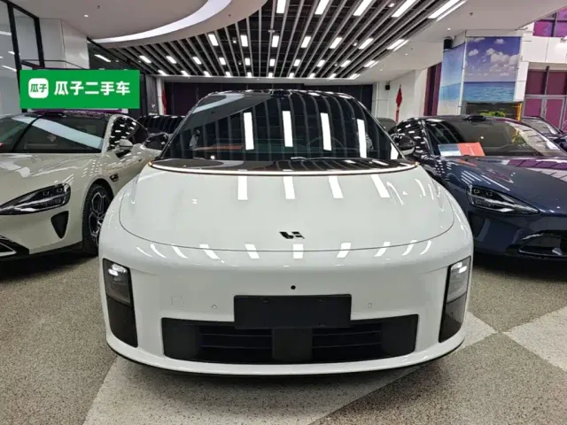 Li Auto i6 — Фото автомобиля 2