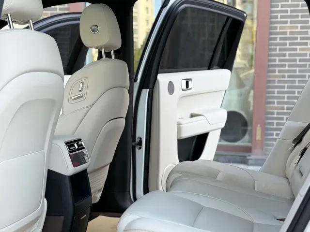 Li Auto L7 — Фото автомобиля 8