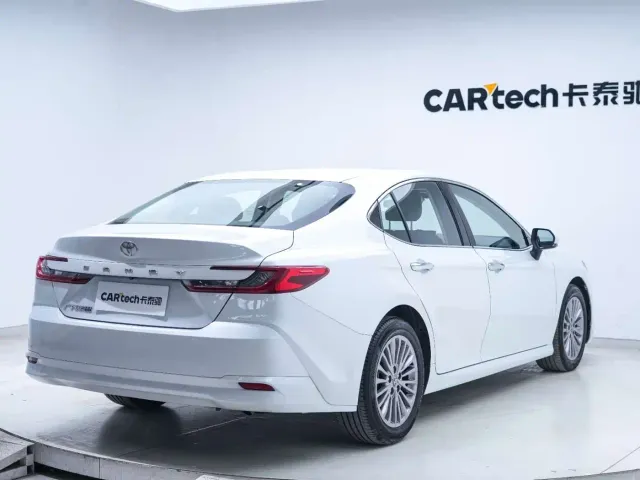 Toyota Camry — Фото автомобиля 11