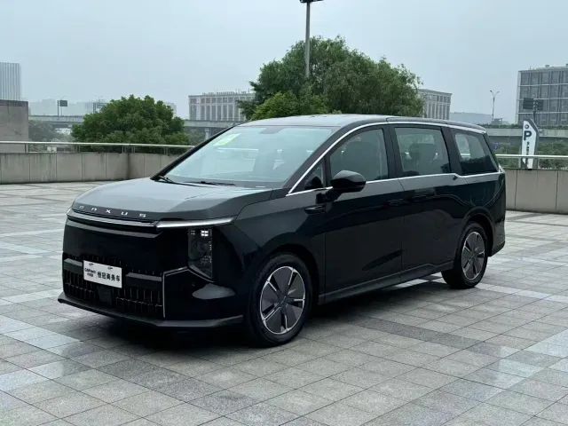 Фотография автомобиля — Maxus Dajia 7