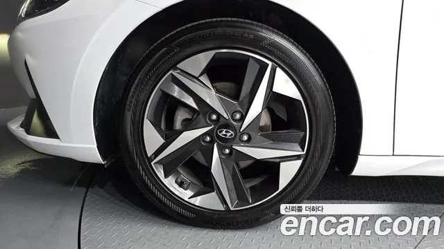 Hyundai AVANTE Avante (CN7) — Фото автомобиля 5