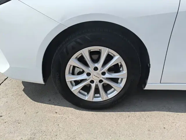 Roewe Roewe i5 2023 1.5L CVT Luxury Edition — Фото автомобиля 22