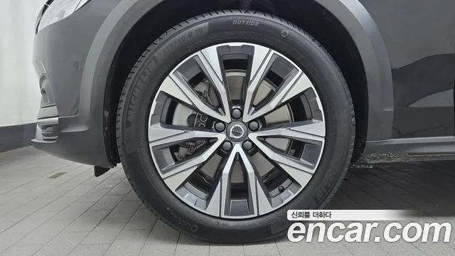 Вольво V90 — Фото автомобиля 3