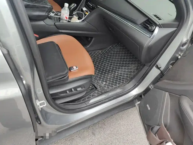 Cadillac XT5 — Фото автомобиля 19