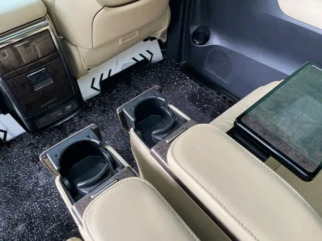 Toyota Vellfire — Фото автомобиля 16