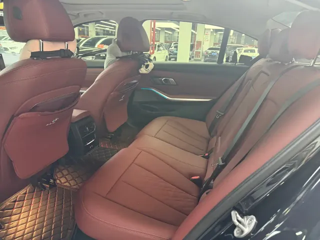BMW 3 Series — Фото автомобиля 5