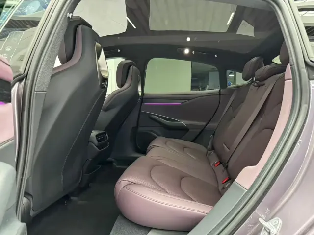 Xiaomi SU7 — Фото автомобиля 13
