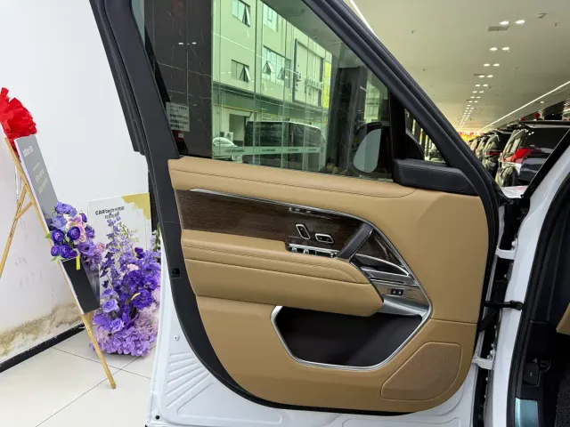 Land Rover Range Rover — Фото автомобиля 11