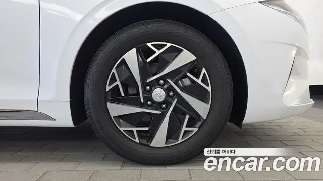 Hyundai Grandeur (New) Hybrid — Фото автомобиля 6