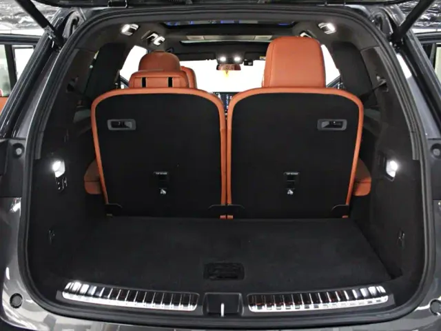 Li Auto L9 — Фото автомобиля 12