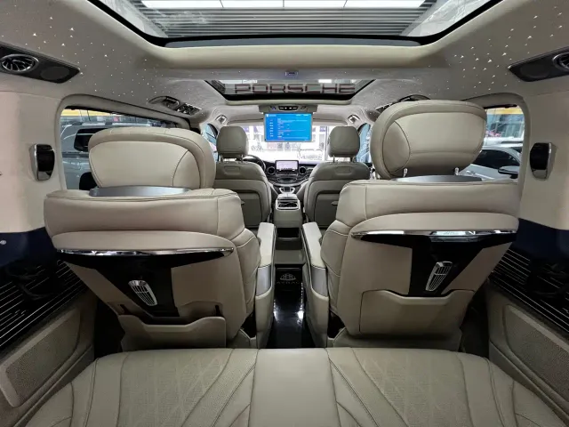 Mercedes-Benz V-Class — Фото автомобиля 26