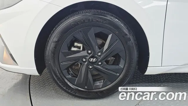 Hyundai AVANTE Avante (CN7) — Фото автомобиля 5