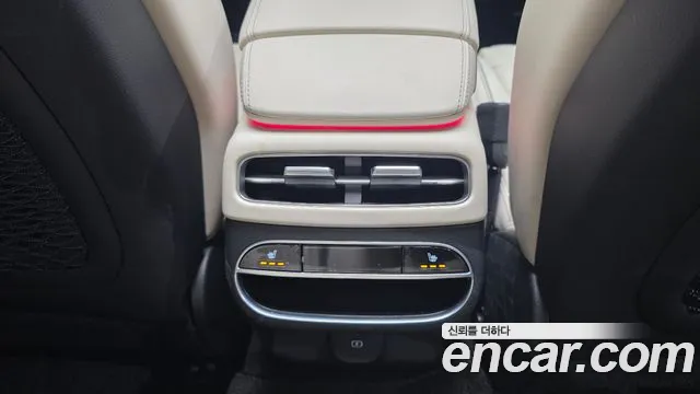 Genesis GV70 — Фото автомобиля 18
