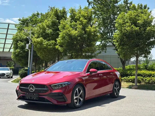 Фотография автомобиля — Mercedes-Benz A-Class
