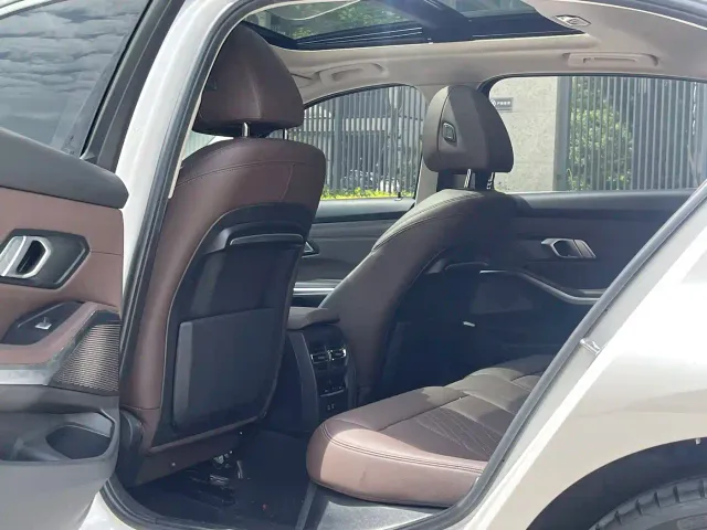 BMW 3 Series — Фото автомобиля 8