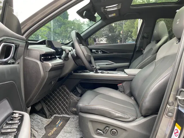 Changan Z6 — Фото автомобиля 11