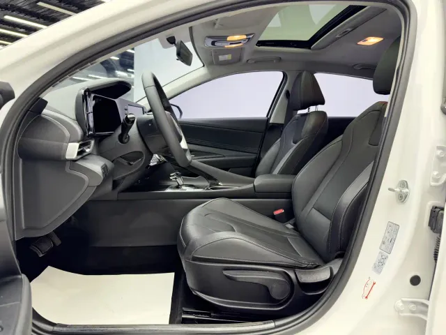 Hyundai Elantra — Фото автомобиля 10