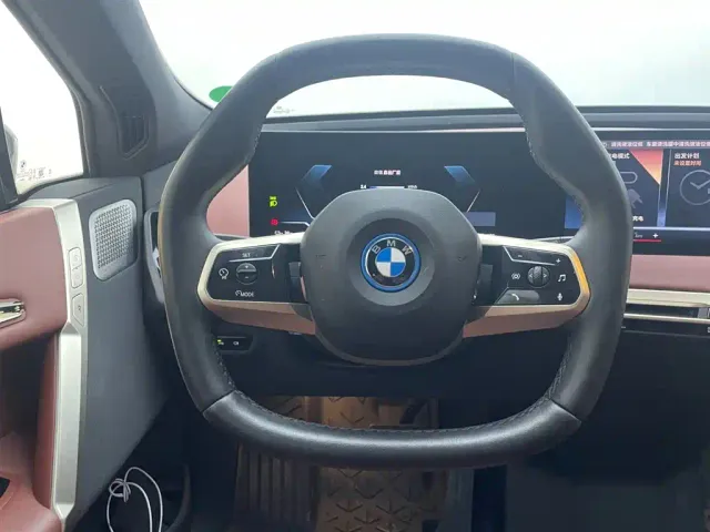 BMW iX M60 — Фото автомобиля 13