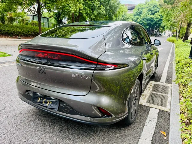 IM Motors LS6 — Фото автомобиля 7