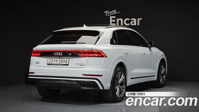 Audi Q8 55 TFSI quattro Premium — Фото автомобиля 2