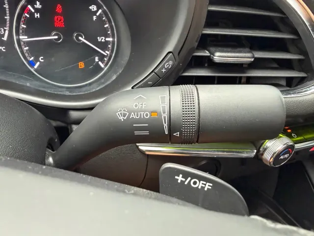 Mazda Axela — Фото автомобиля 14