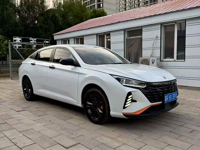 Dongfeng Yixuan — Фото автомобиля 3