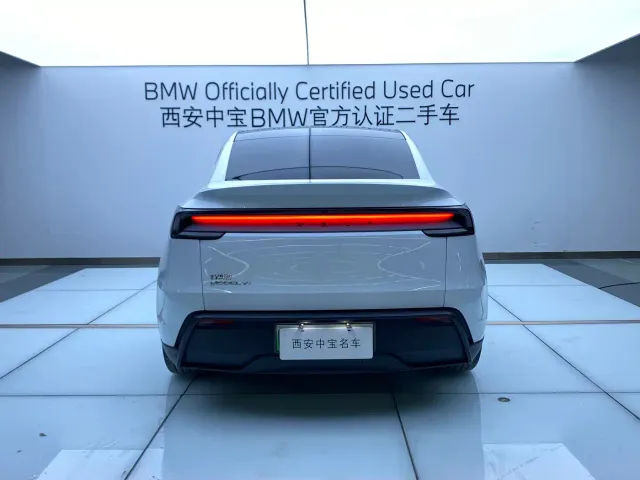 Tesla Model Y — Фото автомобиля 3