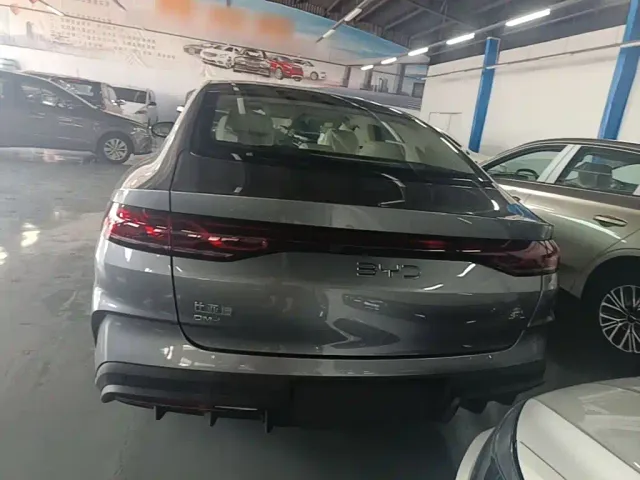 BYD Qin L — Фото автомобиля 5