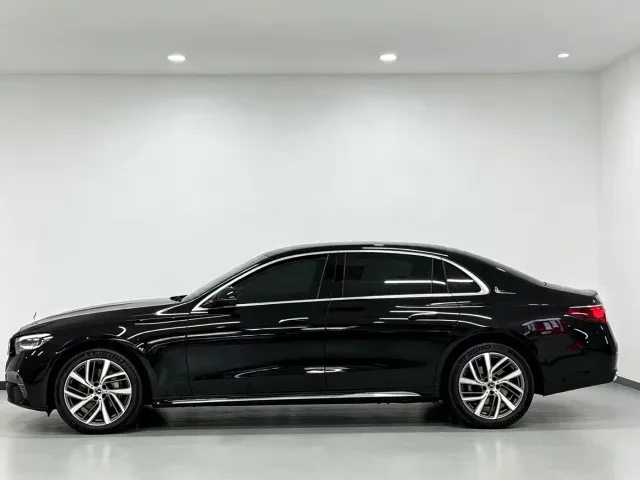 Mercedes-Benz E-Class — Фото автомобиля 5