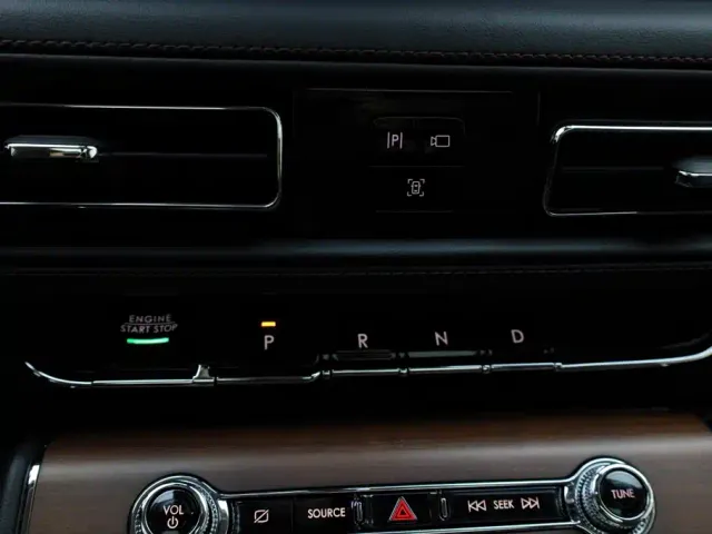 Lincoln Aviator — Фото автомобиля 19